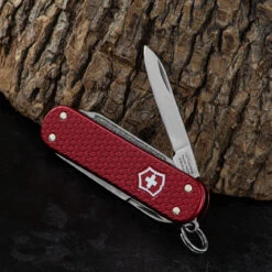 Victorinox Classic Precious Alox -GearNest Shop BMC 06221401G.4 37687.1648563199