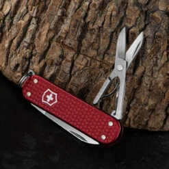 Victorinox Classic Precious Alox -GearNest Shop BMC 06221401G.5 69122.1648563199