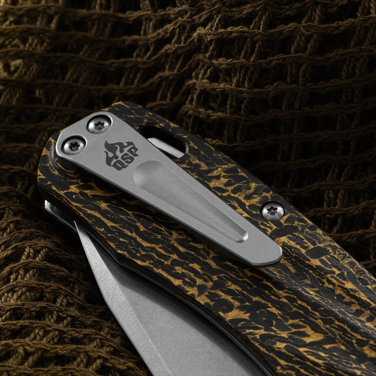 QSP Hornbill Folding Knife 3 QSP Hornbill Folding Knife - Image 3