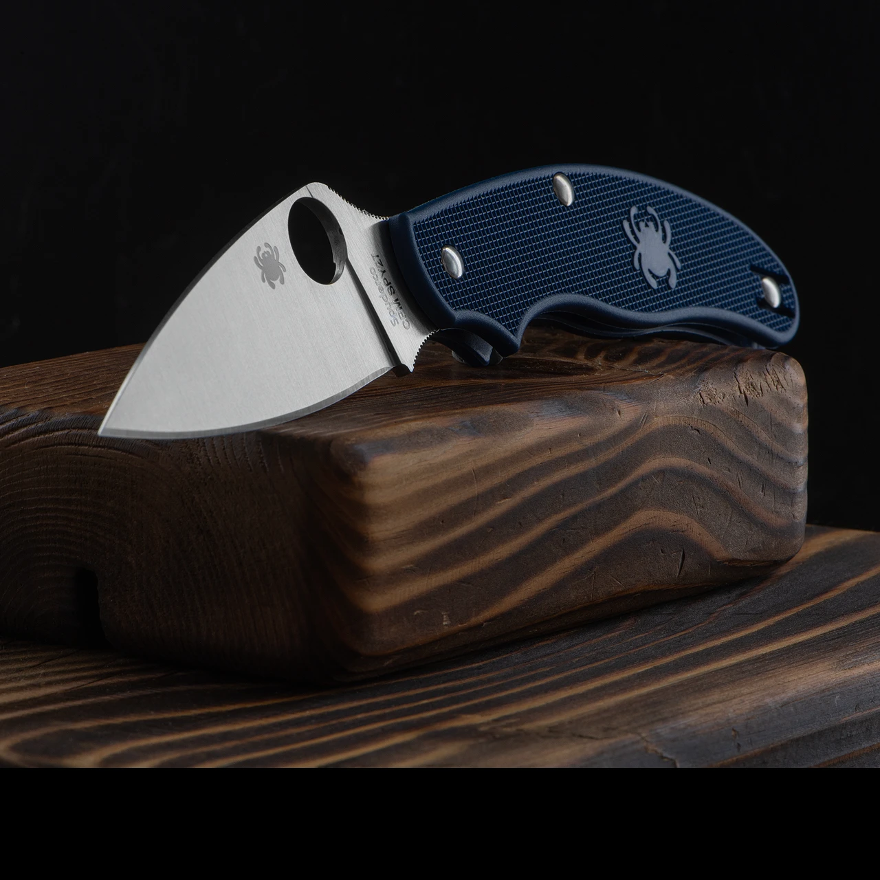 Spyderco UK Penknife Lightweight Dark Blue CPM SPY27 3 Spyderco UK Penknife Lightweight Dark Blue CPM SPY27 - Image 3