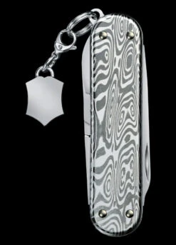 Victorinox Classic SD Brilliant Damascus 14 Victorinox Classic SD Brilliant Damascus -GearNest Shop BMC 0622134.2 33746.1671193496.1280.1280 21413.1671207008