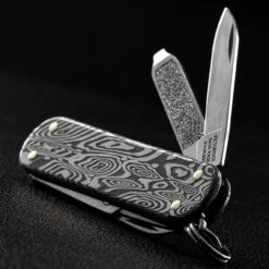 Victorinox Classic SD Brilliant Damascus 13 Victorinox Classic SD Brilliant Damascus -GearNest Shop BMC 0622134.7 65649.1671206029.1280.1280 83525.1671207008