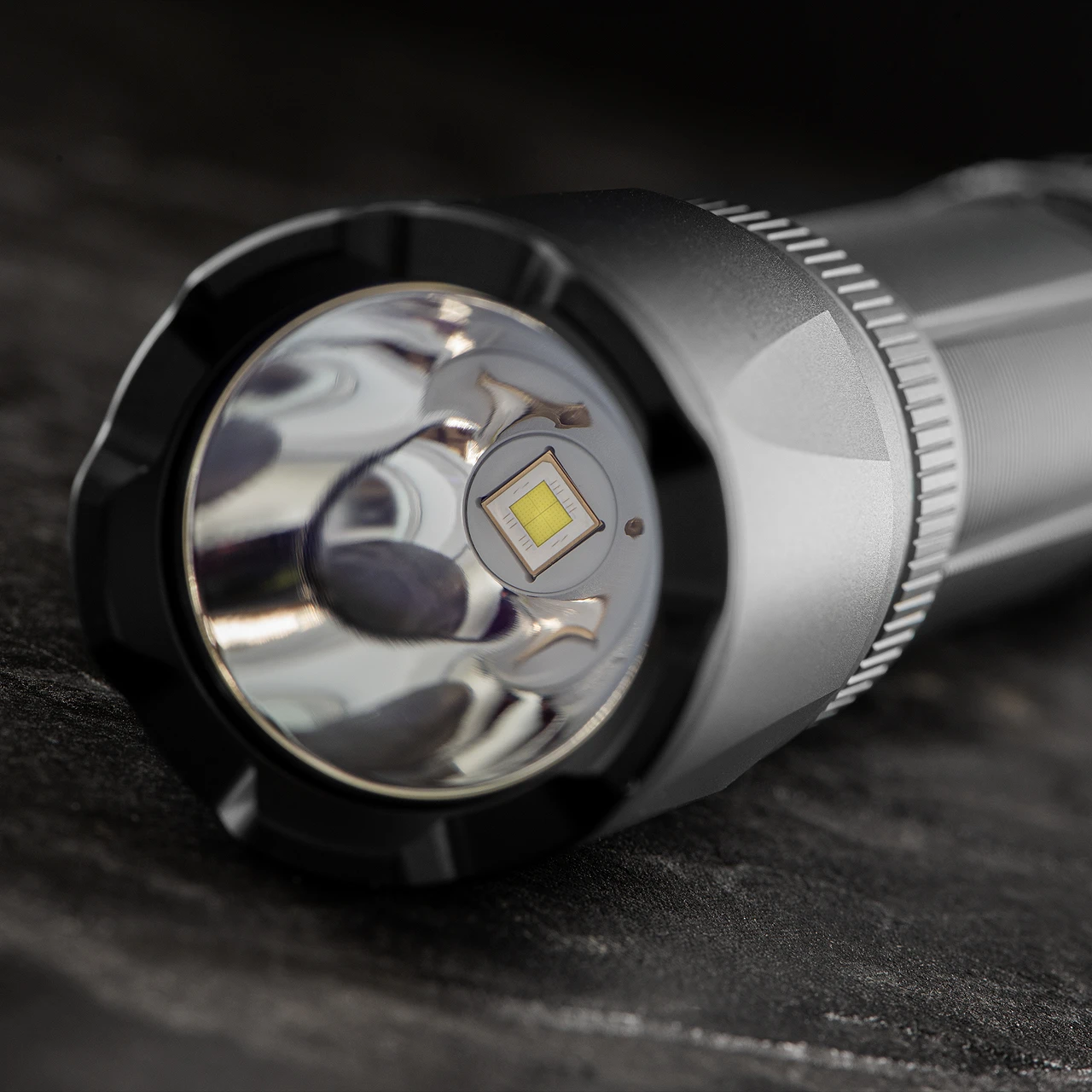 Fenix TK20R UE Tactical Flashlight 9 Fenix TK20R UE Tactical Flashlight - Image 9