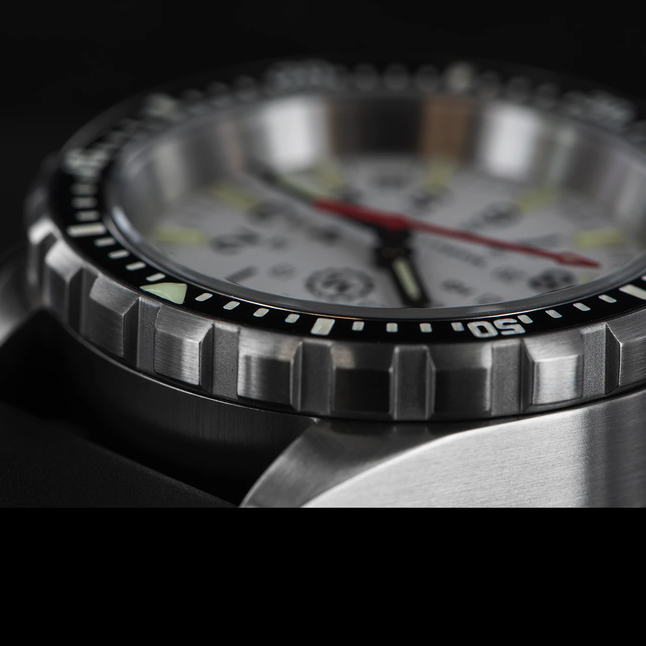 Marathon Diver's Arctic Edition Quartz Medium 3 Marathon Diver's Arctic Edition Quartz Medium - Image 3