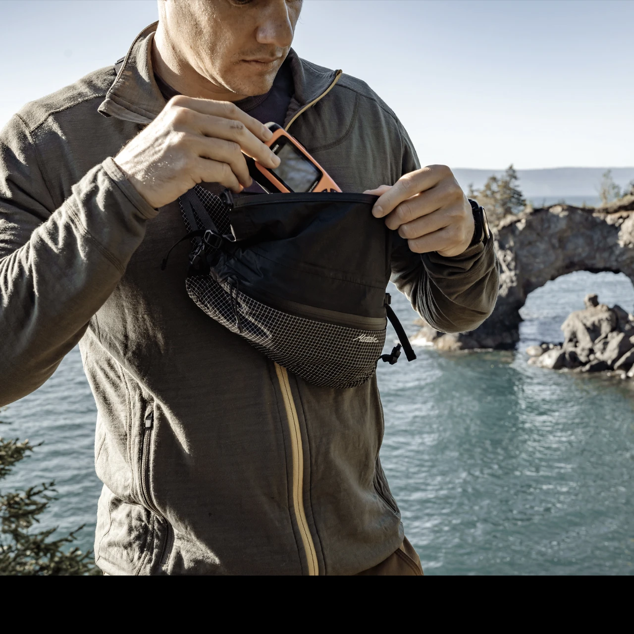 Matador Freerain Waterproof Packable Hip Pack 5 Matador Freerain Waterproof Packable Hip Pack - Image 5