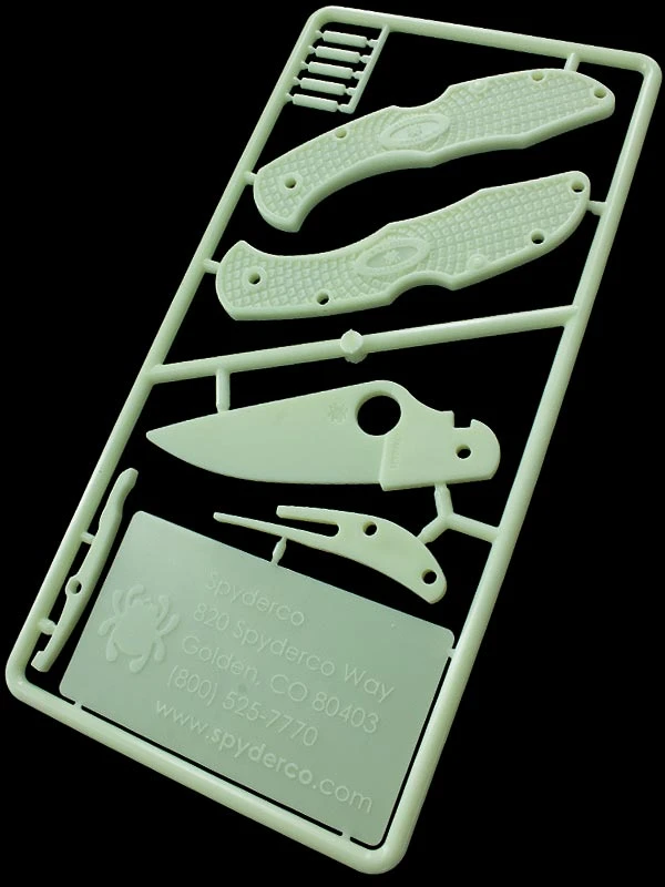 Spyderco Glow In The Dark Knife Kit 1 Spyderco Glow In The Dark Knife Kit